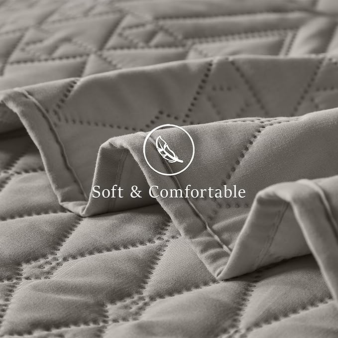 akkialla King/Cal King Size Quilt Bedding Set,Dark Grey Lightweight Microfiber Soft Bedspread,Modern Style Geometric Pattern Coverlet Set for All Seasons,3 Piece(1 Quilt,2 Pillow Shams)