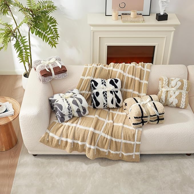 Amélie Home Checkered Knit Throw Blanket for Couch, Super Soft Fuzzy Cozy Throw, Giftable Knitted Blanket for Women Men, Birthday, Sofa Bed Living Room Decor, 50" x 60", Plaid Black