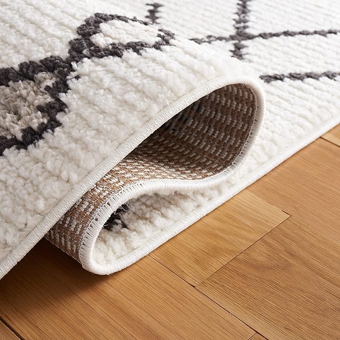 SAFAVIEH Tassels Collection Accent Rug - 4'5" x 6'5", Ivory & Orange, Modern Boho Rustic Design, Non-Shedding & Easy Care, Ideal for High Traffic Areas in Entryway, Living Room, Bedroom (MRT105A)