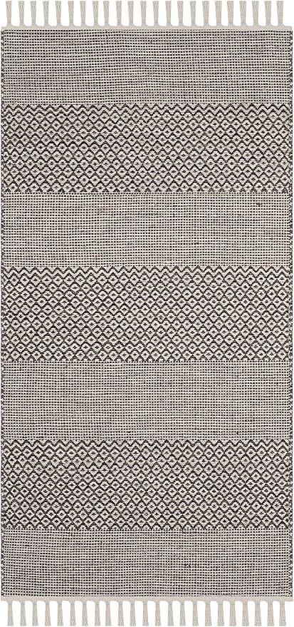 SAFAVIEH Montauk Collection Accent Rug - 3' x 5', Ivory & Anthracite, Handmade Flat Weave Boho Farmhouse Cotton Tassel Fringe, Ideal for High Traffic Areas in Entryway, Living Room, Bedroom (MTK330N)