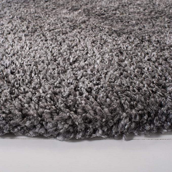 SAFAVIEH Fontana Shag Collection Area Rug - 6'7" Round, Silver, Solid Design, Non-Shedding & Easy Care, 2-inch Thick Ideal for High Traffic Areas in Living Room, Bedroom (FNT800G)