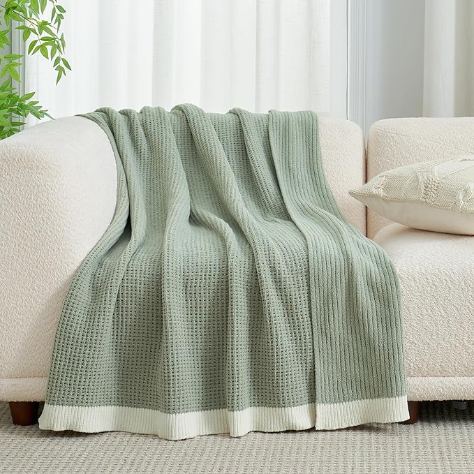 Amélie Home Chenille Throw Blanket, Soft Cozy Waffle Throw for Couch & Sofa, Warm Yet Lightweight, Breathable All-Season Throws for Women Men, Housewarming, Birthdays, 50"x60", Green