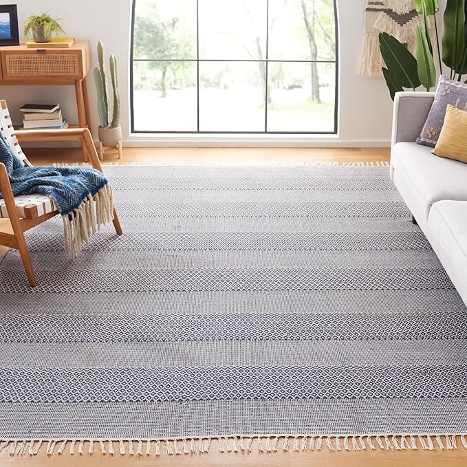 SAFAVIEH Montauk Collection Area Rug - 10' x 14', Ivory & Navy, Handmade Flat Weave Boho Farmhouse Cotton Tassel Fringe, Ideal for High Traffic Areas in Living Room, Bedroom (MTK330B)