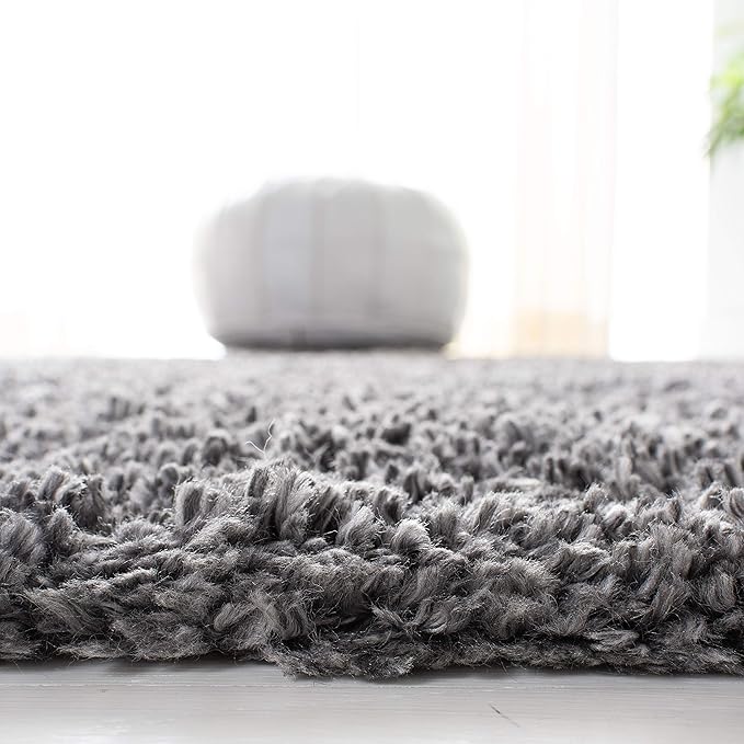 SAFAVIEH Fontana Shag Collection Accent Rug - 4' x 6', Silver, Solid Design, Non-Shedding & Easy Care, 2-inch Thick Ideal for High Traffic Areas in Entryway, Living Room, Bedroom (FNT800G)