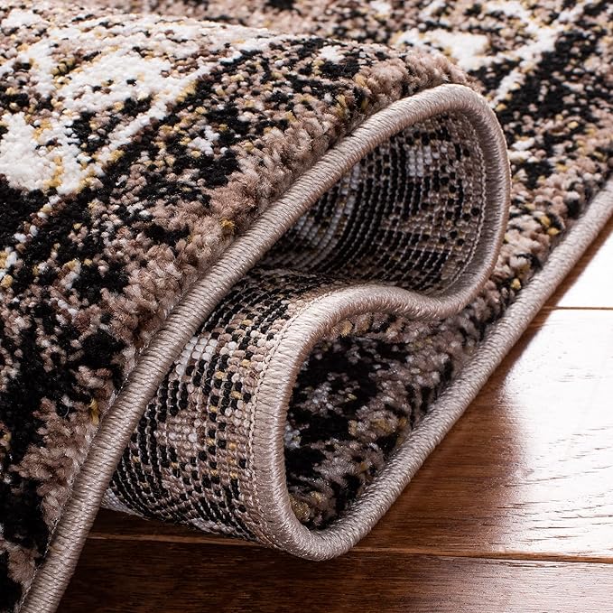SAFAVIEH Vintage Hamadan Collection Area Rug - 5'3" x 7'6", Brown & Black, Oriental Distressed Design, Non-Shedding & Easy Care, Ideal for High Traffic Areas in Living Room, Bedroom (VTH293T)