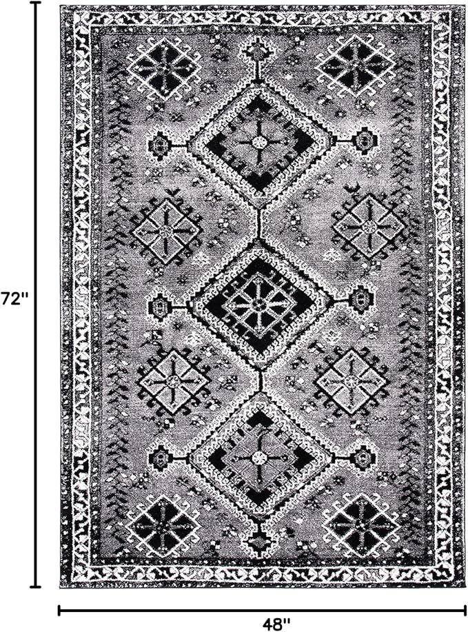SAFAVIEH Vintage Hamadan Collection Accent Rug - 4' x 6', Grey & Black, Oriental Distressed Design, Non-Shedding & Easy Care, Ideal for High Traffic Areas in Entryway, Living Room, Bedroom (VTH293F)