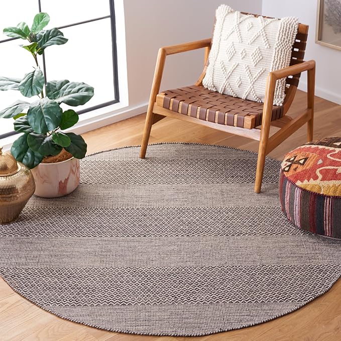 SAFAVIEH Montauk Collection Area Rug - 6' Round, Ivory & Anthracite, Handmade Flat Weave Boho Farmhouse Cotton Tassel Fringe, Ideal for High Traffic Areas in Living Room, Bedroom (MTK330N)
