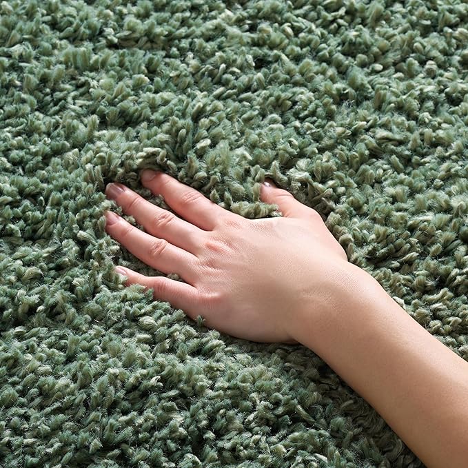 SAFAVIEH August Shag Collection Accent Rug - 3' x 5', Green, Solid Design, Non-Shedding & Easy Care, 1.5-inch Thick Ideal for High Traffic Areas in Entryway, Living Room, Bedroom (AUG200Y)