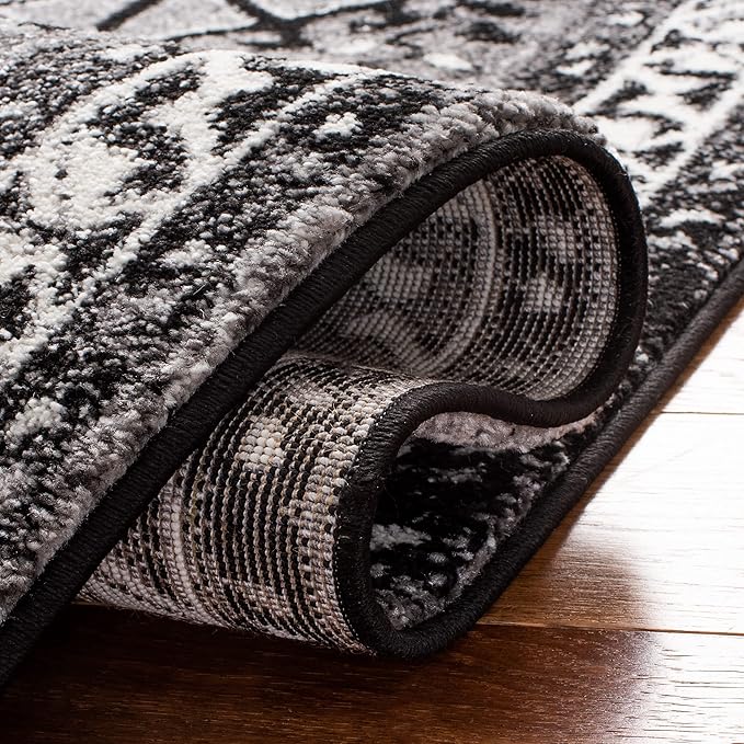 SAFAVIEH Vintage Hamadan Collection Area Rug - 6'7" Square, Grey & Black, Oriental Distressed Design, Non-Shedding & Easy Care, Ideal for High Traffic Areas in Living Room, Bedroom (VTH293F)