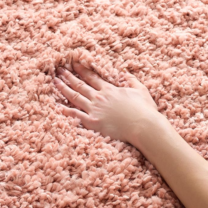 SAFAVIEH August Shag Collection Accent Rug - 4' x 6', Rose, Solid Design, Non-Shedding & Easy Care, 1.5-inch Thick Ideal for High Traffic Areas in Entryway, Living Room, Bedroom (AUG200X)