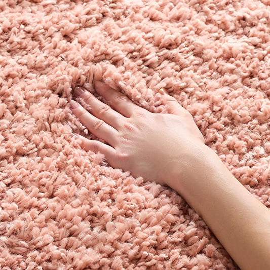 SAFAVIEH August Shag Collection Accent Rug - 3' x 5', Rose, Solid Design, Non-Shedding & Easy Care, 1.5-inch Thick Ideal for High Traffic Areas in Entryway, Living Room, Bedroom (AUG200X)