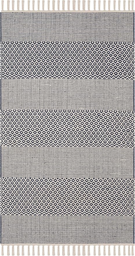 SAFAVIEH Montauk Collection Accent Rug - 3' x 5', Ivory & Navy, Handmade Flat Weave Boho Farmhouse Cotton Tassel Fringe, Ideal for High Traffic Areas in Entryway, Living Room, Bedroom (MTK330B)
