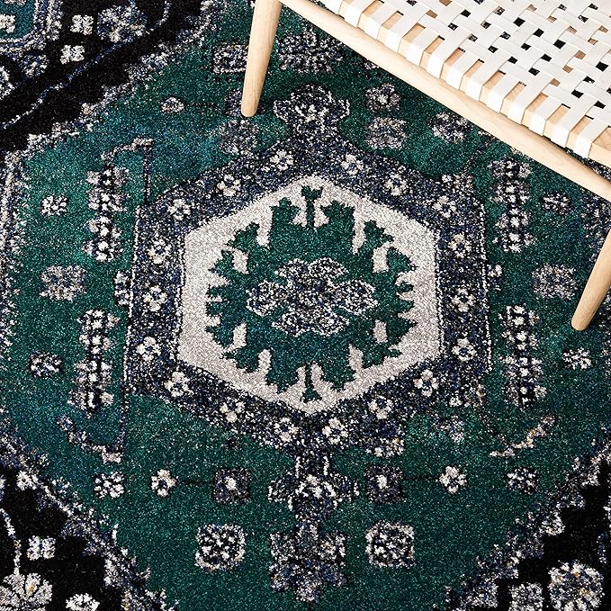 SAFAVIEH Vintage Hamadan Collection Area Rug - 5'3" x 7'6", Green & Black, Traditional Oriental Design, Non-Shedding & Easy Care, Ideal for High Traffic Areas in Living Room, Bedroom (VTH204Y)