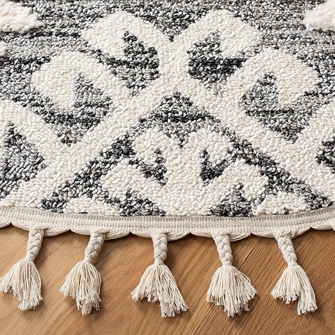 SAFAVIEH Moroccan Tassel Shag Collection Area Rug - 4' Round, Ivory & Grey, Boho Design, Non-Shedding & Easy Care, 2-inch Thick Ideal for High Traffic Areas in Living Room, Bedroom (MTS652F)