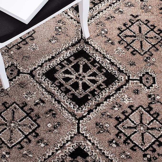 SAFAVIEH Vintage Hamadan Collection Area Rug - 6'7" Square, Brown & Black, Oriental Distressed Design, Non-Shedding & Easy Care, Ideal for High Traffic Areas in Living Room, Bedroom (VTH293T)