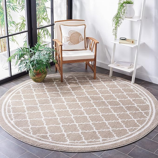 SAFAVIEH Amherst Collection Area Rug - 7' Round, Wheat & Beige, Moroccan Trellis Design, Non-Shedding & Easy Care, Ideal for High Traffic Areas in Living Room, Bedroom (AMT422S)