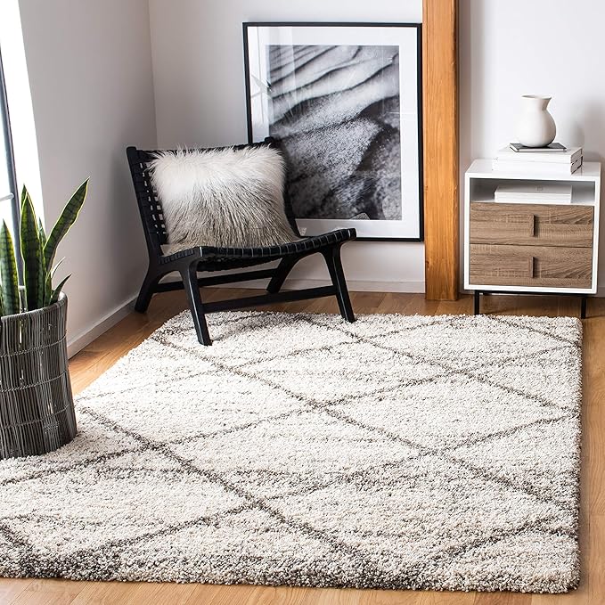 SAFAVIEH Hudson Shag Collection Accent Rug - 4' x 6', Grey & Beige, Modern Trellis Design, Non-Shedding & Easy Care, 2-inch Thick Ideal for High Traffic Areas in Foyer, Living Room, Bedroom (SGH281J)
