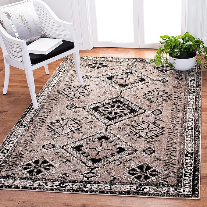 SAFAVIEH Vintage Hamadan Collection Accent Rug - 2'7" x 5', Brown & Black, Oriental Distressed Design, Non-Shedding & Easy Care, Ideal for High Traffic Areas in Foyer, Living Room, Bedroom (VTH293T)